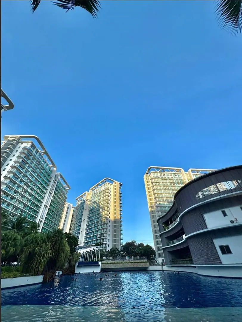 Aparthotel Celestial Sphere Staycation At Azure Urban Resort Residences Manila
